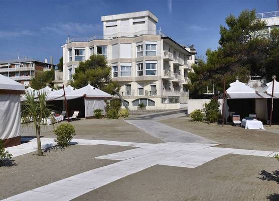 Hotel Petit Palais 1