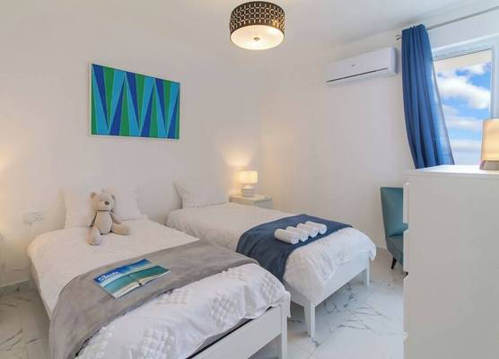 A Sunny Penthouse Modern 2 bdr - Sliema 1