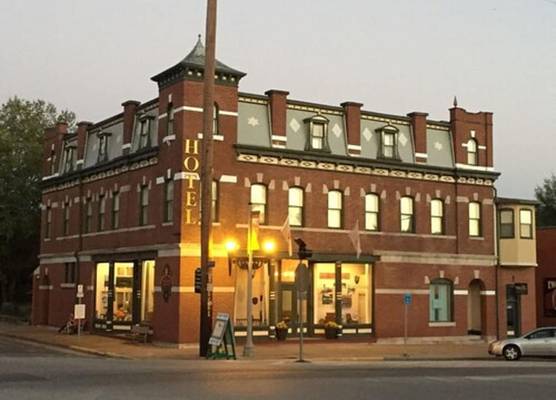 Hermann Crown Suites 1