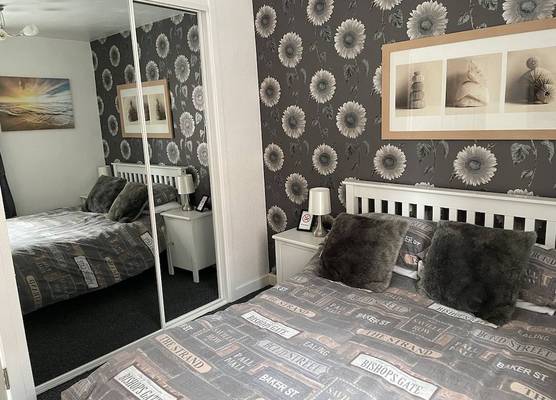 2 Bed Flat - Sleeps 3 - Parking - Wifi 1