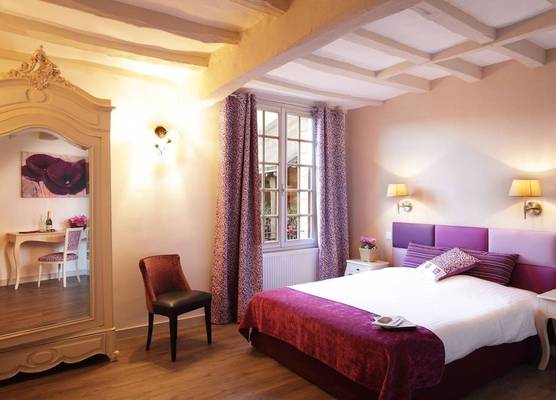 Logis Hotel La Croix Blanche Fontevraud 1