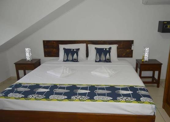 Chez Payet Airport Guesthouse 1
