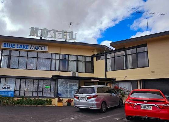 Blue Lake Motel 1