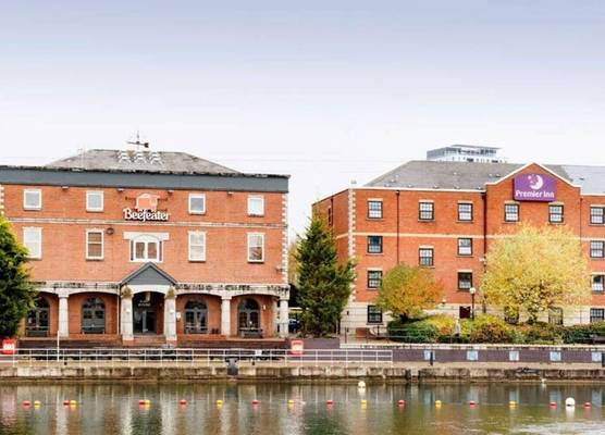 Premier Inn Manchester Salford Quays 1