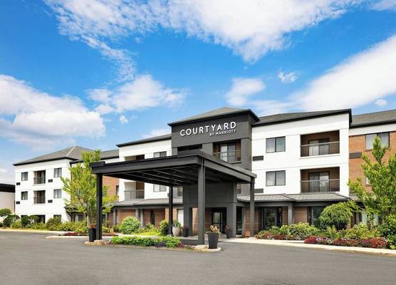 Courtyard by Marriott Concord 1