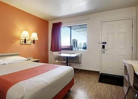 Super 8 by Wyndham Woods Cross/Salt Lake City North 1