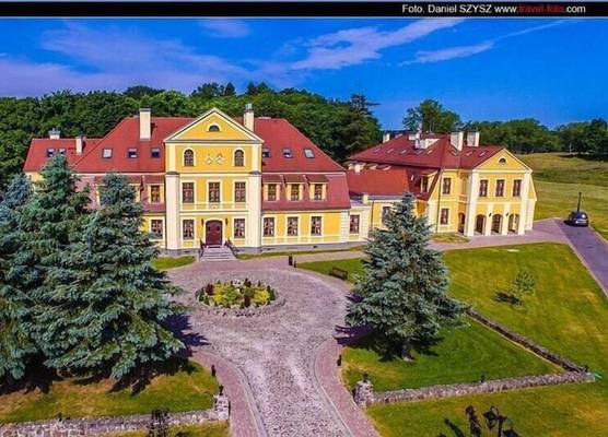 Pałac w Rymaniu 1