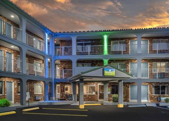 SureStay Hotel by Best Western Summersville 1