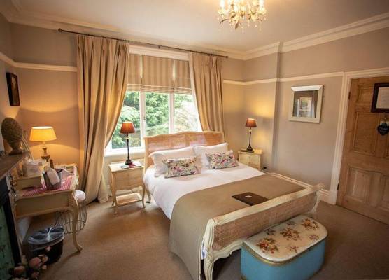 Treherne House & The Malvern Retreat 1
