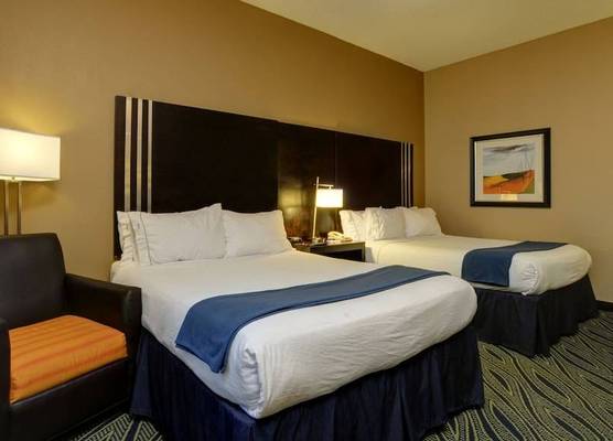 Holiday Inn Express & Suites MIDWEST CITY by IHG 1
