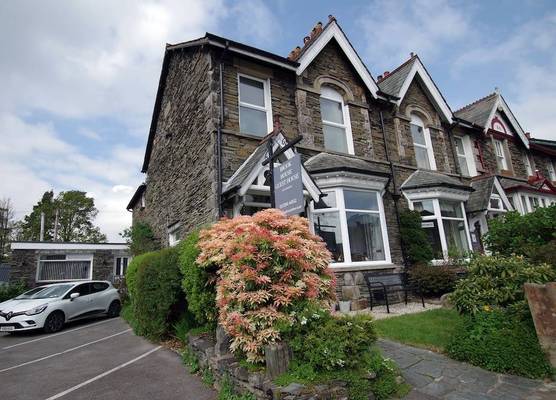 Brook House ― Free on-site car park 1