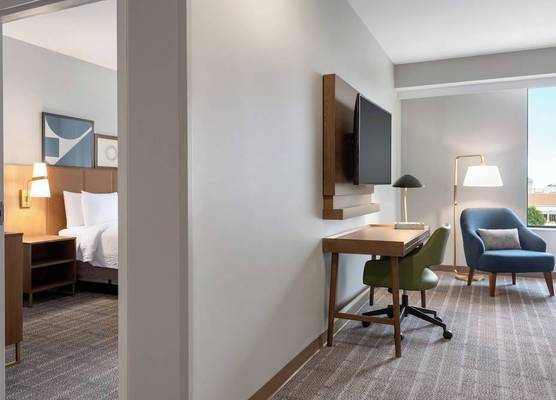 Staybridge Suites Aurora East by IHG 1