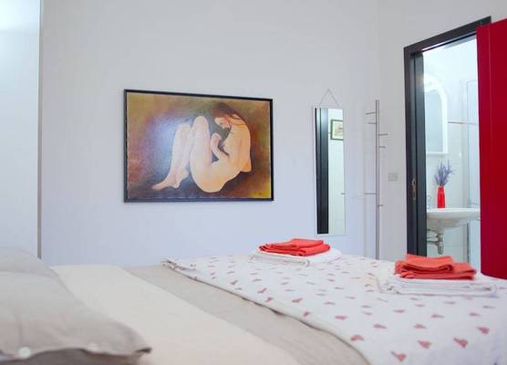 Studio-Sleeps 2-AirCon-Town Centre-Free Parking 1