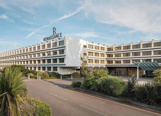 Renaissance London Heathrow Hotel 1