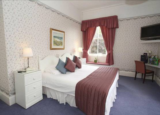 Sunninghill Hotel 1