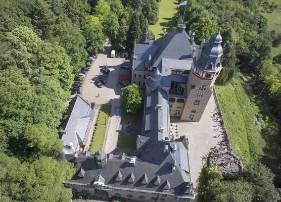 Schloss Hotel Wolfsbrunnen 1