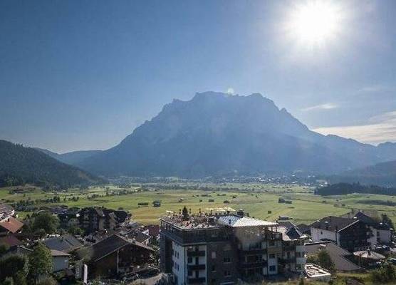 Boutique Hotel Bellevue Lermoos 1