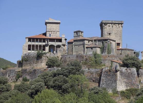 Parador Castillo de Monterrei 1