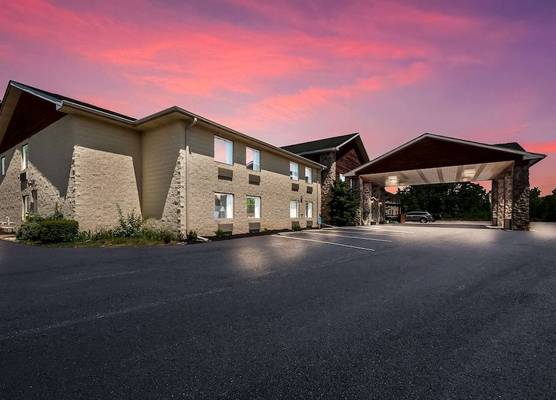 SureStay Plus Hotel by Best Western Berkeley Springs 1