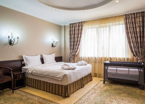 Royal Petrol Hotel 1