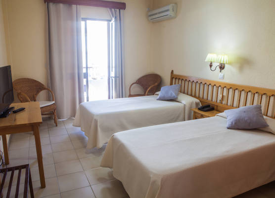 Hotel Tres Jotas Conil 1
