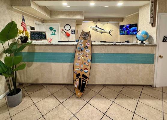 Hole Inn the Wall Hotel - Fort Walton Beach - Sunset Plaza - nearby Beaches & Hurlburt 1