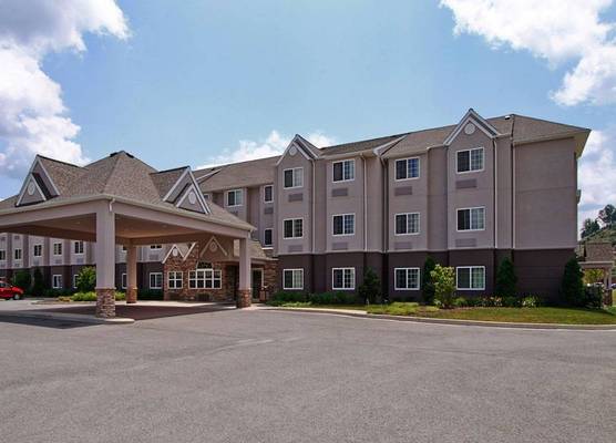 Microtel Inn & Suites by Wyndham Bridgeport 1