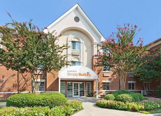 Sonesta Simply Suites Charlotte University 1