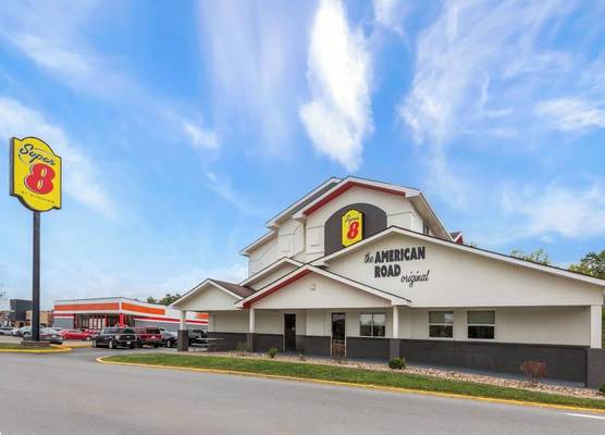 Super 8 by Wyndham Summersville - New River National Park 1