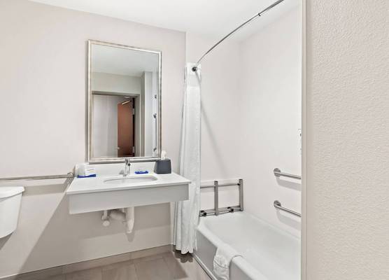 Holiday Inn Express & Suites PERRY by IHG 1