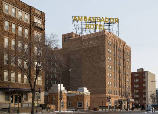 Ambassador Hotel Milwaukee, Trademark Collection by Wyndham 1