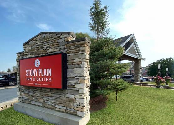 Stony Plain Inn & Suites 1