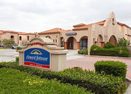 Howard Johnson Hotel & Suites by Wyndham Pico Rivera 1