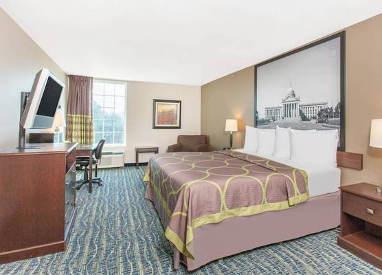 Super 8 by Wyndham Oklahoma City 1