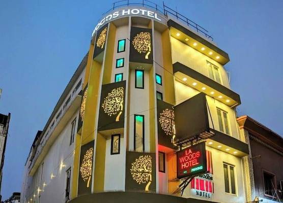 La Woods Hotel 1
