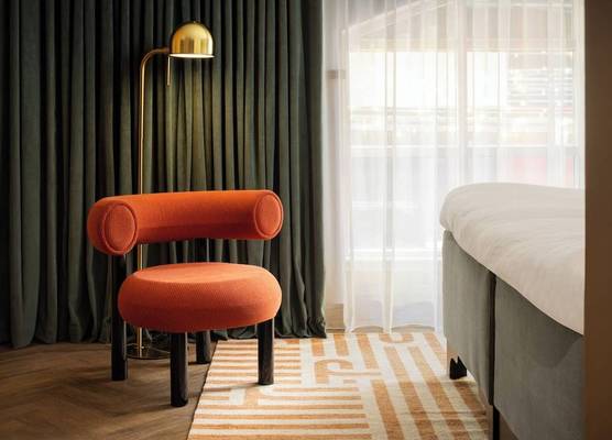 Carlton George Hotel 1