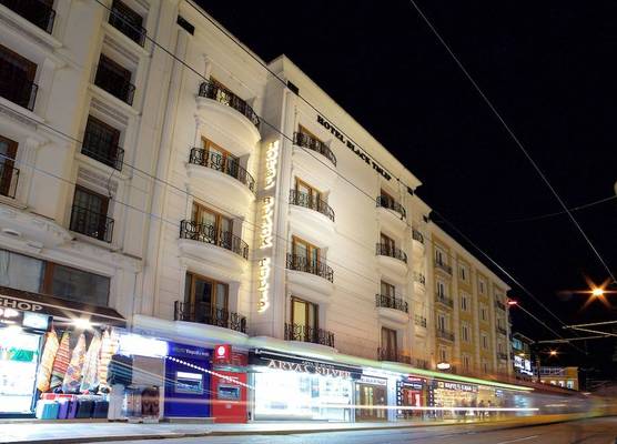 Weingart Black Tulip Hotel 1