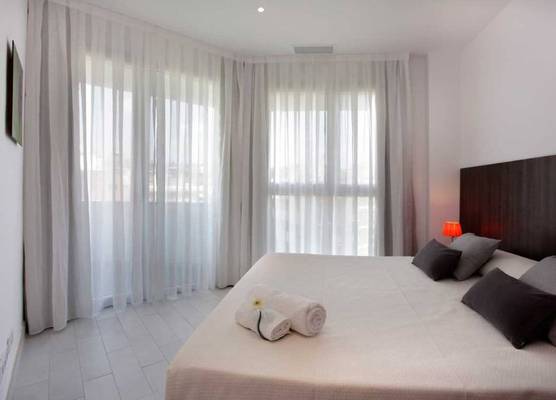 Fisa Rentals Les Corts Apartments 1