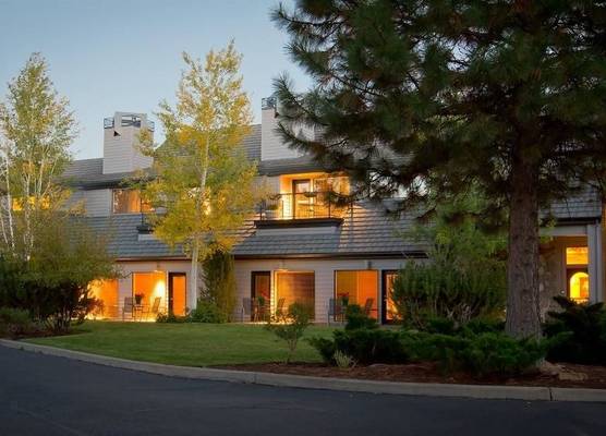 Pine Ridge Inn 1