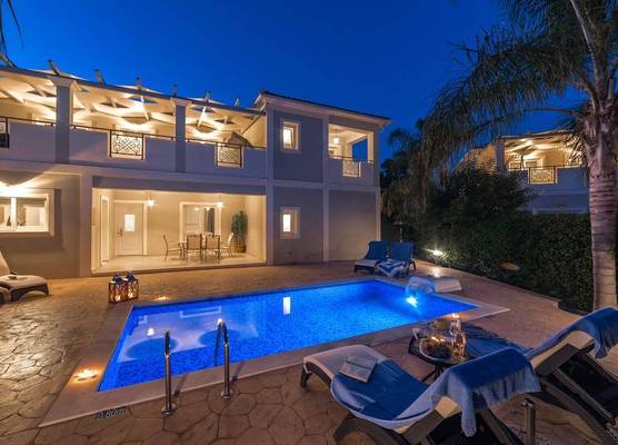 Mamfredas Luxury Resort 1