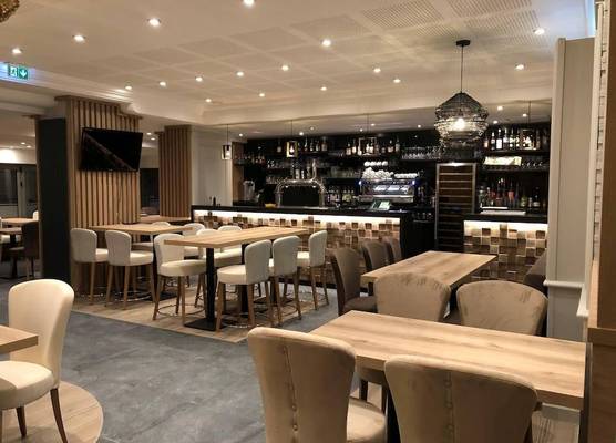 Best Western Le Duguesclin Hôtel-Restaurant 1