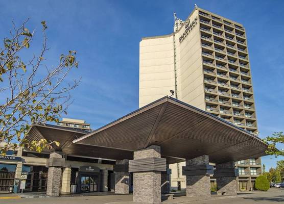 Sandman Signature Vancouver Airport Hotel & Resort 1
