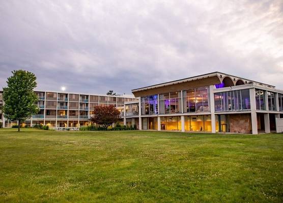 Illinois Beach Hotel 1