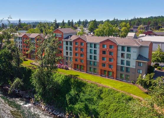 Holiday Inn Express PORTLAND SE - CLACKAMAS AREA by IHG 1