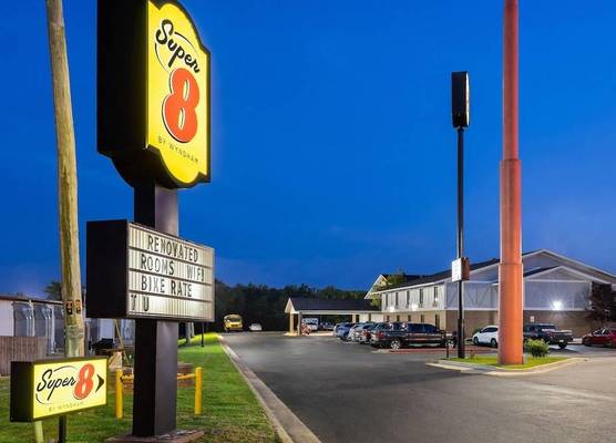 Super 8 by Wyndham Harrison AR 1