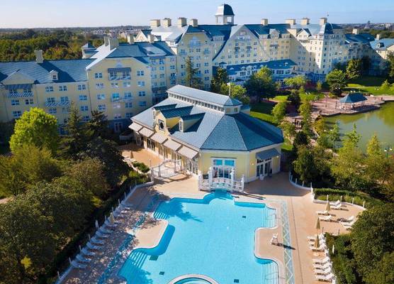 Disney Newport Bay Club + Tickets 1