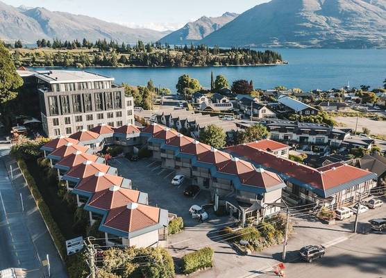 Blue Peaks Lodge 1