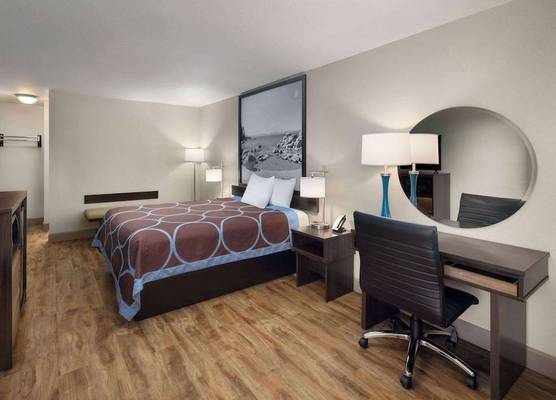Super 8 by Wyndham Fallon 1