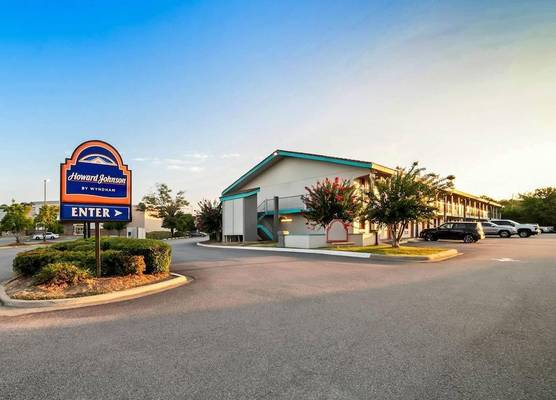 Howard Johnson by Wyndham Columbus Fort Benning 1