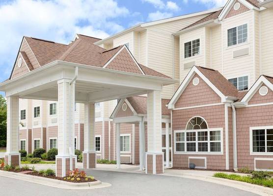 Microtel Inn & Suites by Wyndham Greenville/University Medic 1